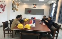 山西潼关客户来厂参观矿用电机车生产流程