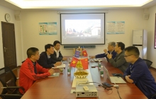 广西东南亚客户实地考察湘潭电机车生产厂家