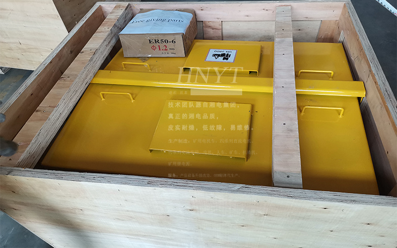2.5吨蓄电池湘潭电机车两电一充发往国外