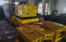 2.5吨湘潭蓄电池电机车和装岩机发往海外