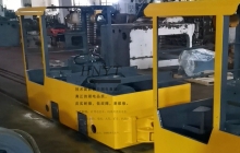 贵州一批2.5吨蓄电池湘潭电机车发往海外