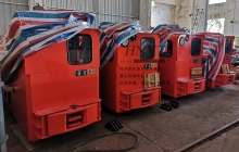 新疆10吨湘潭架线式电机车发往国外