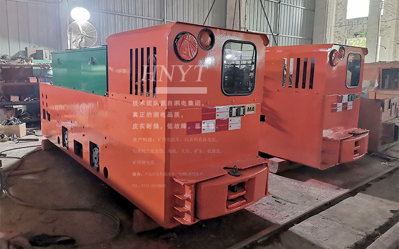 升级改造的8吨蓄电池湘潭电机车发往甘肃
