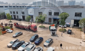一批5吨蓄电池湘潭电机车装车发货