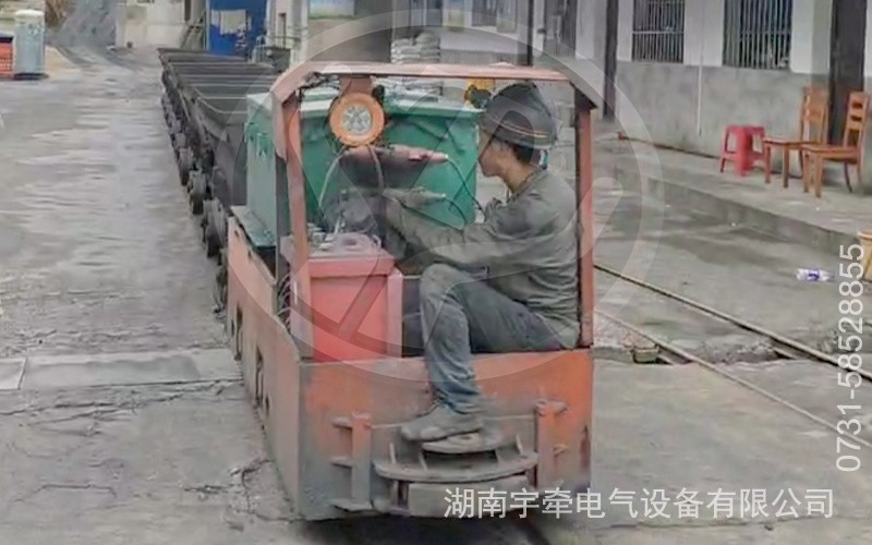 2.5吨防爆湘潭电机车煤矿反馈视频