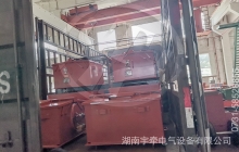 新疆2.5吨防爆湘潭电机车装车发往云南