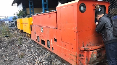 蓄电池电机车